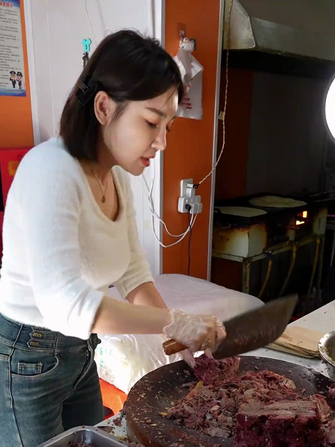 任丘大饼卷驴肉,这是任丘的人气王大饼卷驴肉