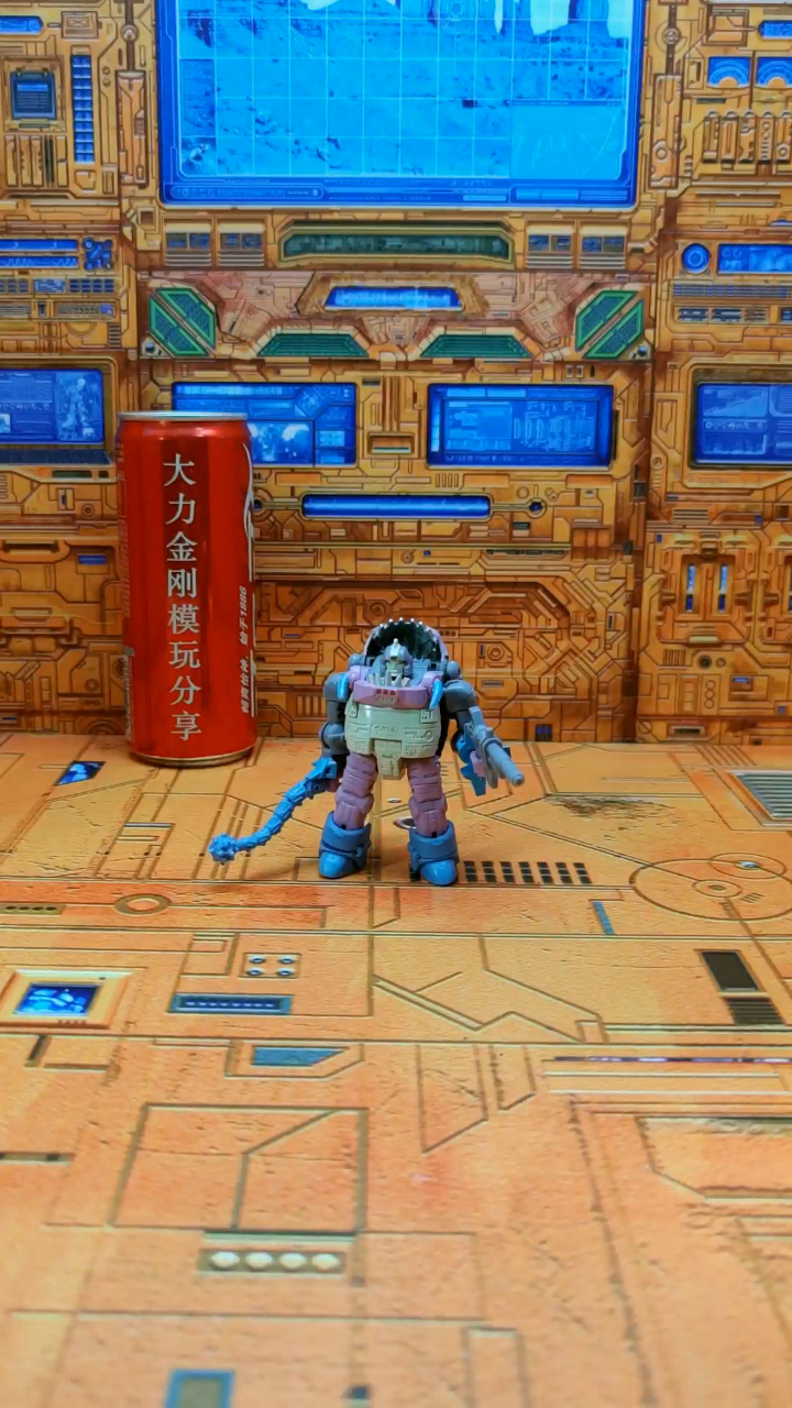 XM鲨鱼精,五面怪打手,变形为机械单棘躄鱼,小比例