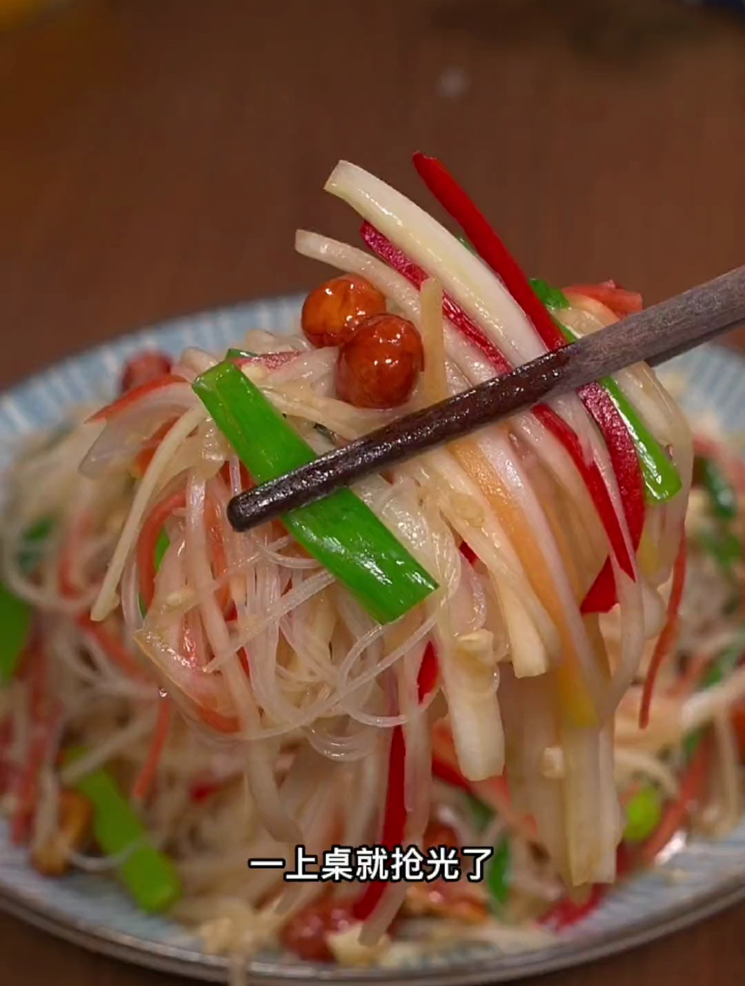 以后把大白菜买回来就像我这样做个凉拌白菜丝
