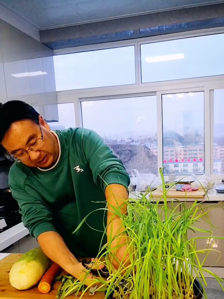 家常牛肉萝卜烩菜,老婆直夸这样的烩菜比外面馆子里好吃得多