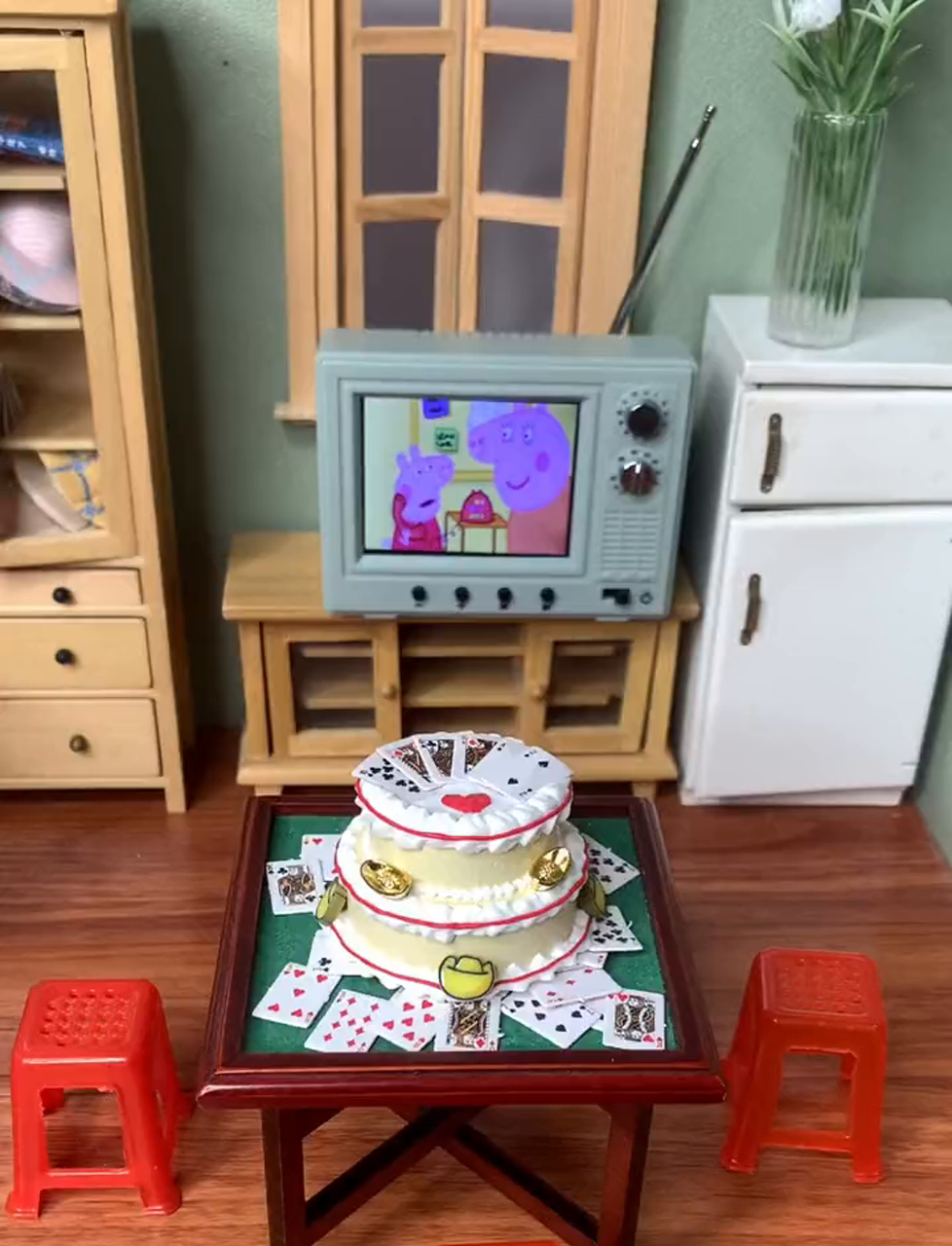 超萌袖珍厨房,迷你扑克牌双层庆生蛋糕