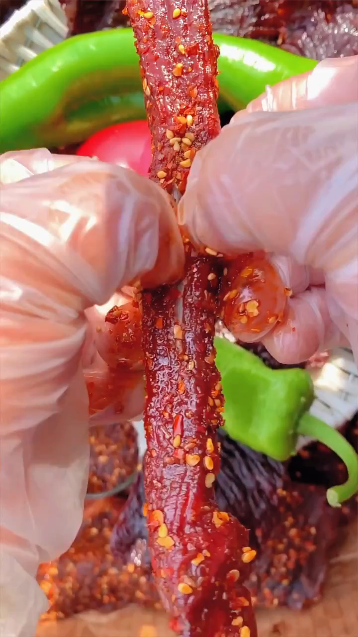 没想到内蒙古的牛肉干这么好吃,不吃上三斤,都不好意思出蒙古包