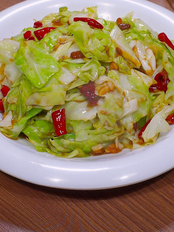 家庭版酱爆包菜做法