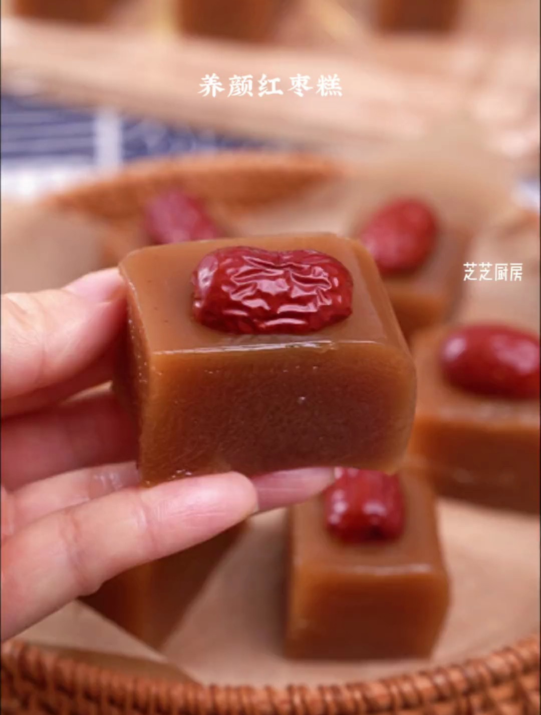 红枣糕适合过年的小甜品,做法简单,香甜软糯,凉了也不发硬