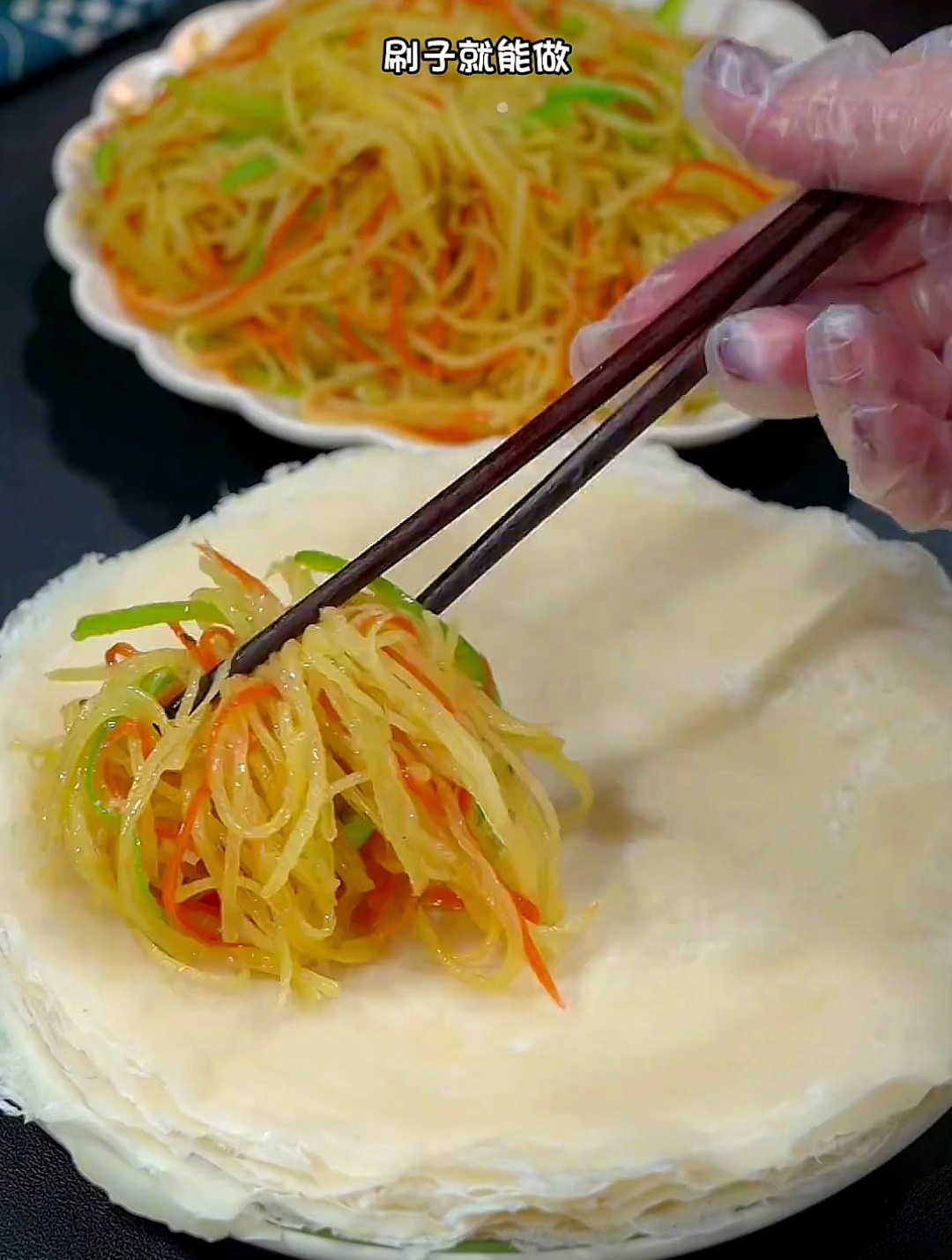 以后你要是想吃春饼你就像我这样做,既简单又好吃,点赞收藏