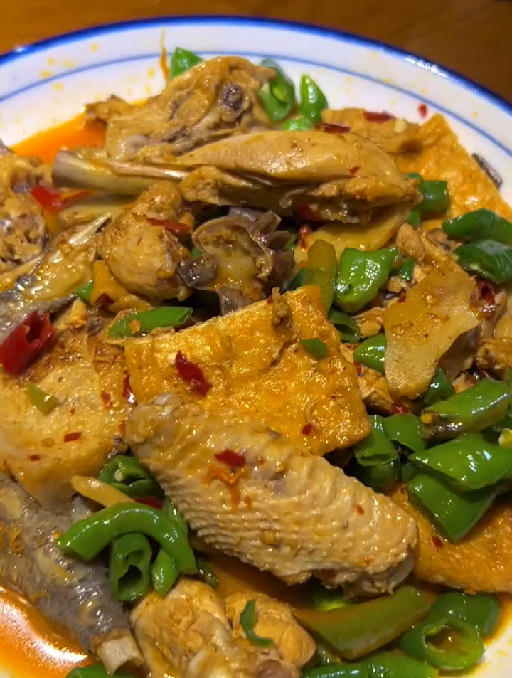 珠梅土鸡 味道鲜美 这家回头客超多 一定要去试试