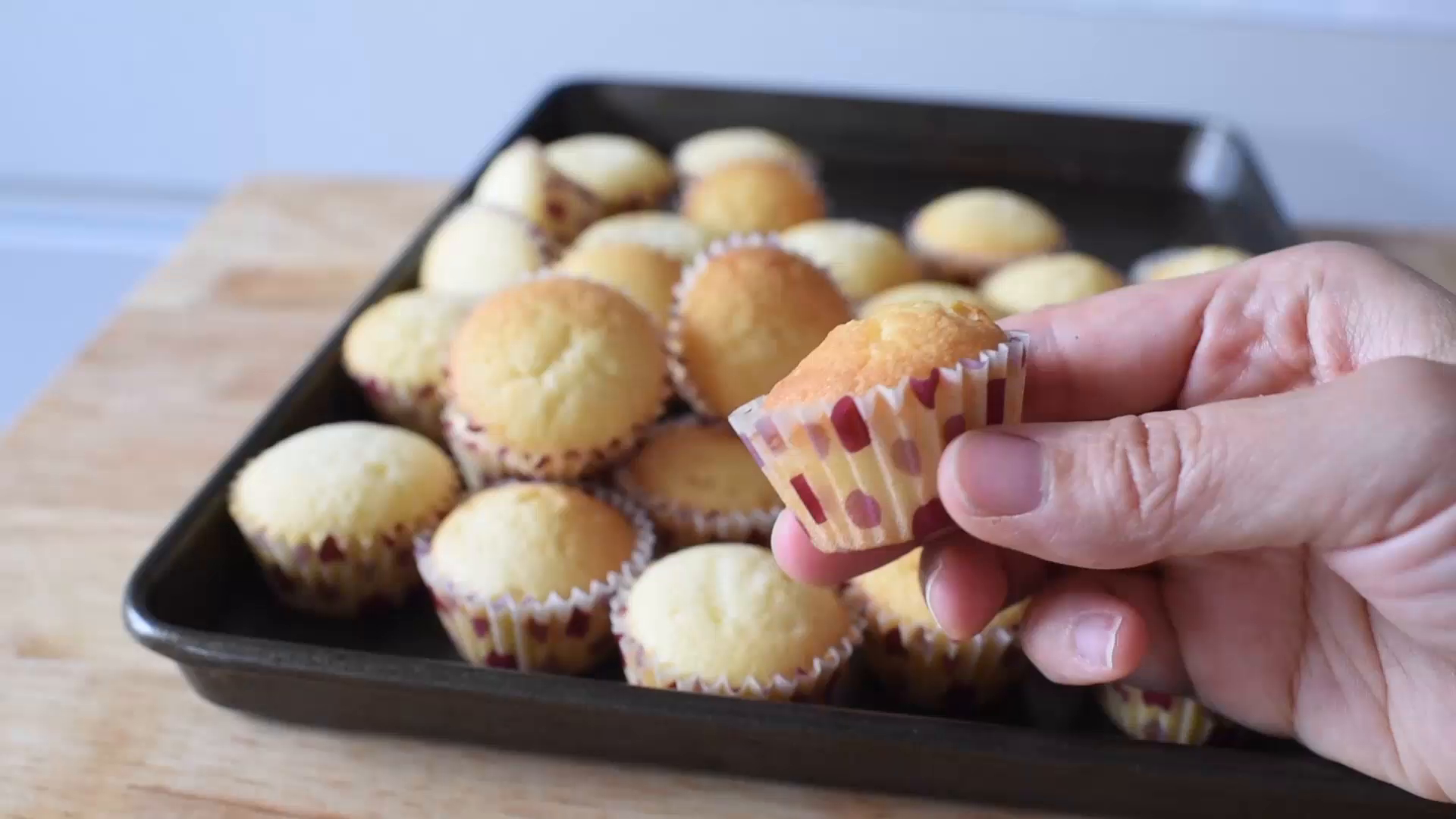 港式美食:奶油小蛋糕做法简单新手必学烘焙之一零失败的美味