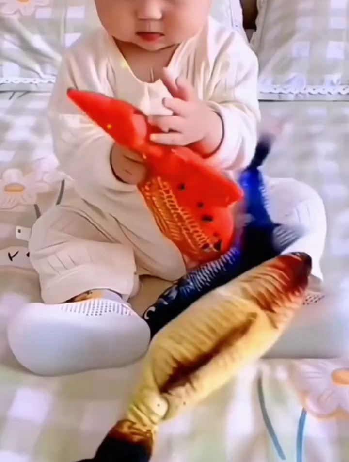 仿真电动鱼玩具鱼会动的摇摆拍拍鱼男女孩宝宝哄娃神器毛绒