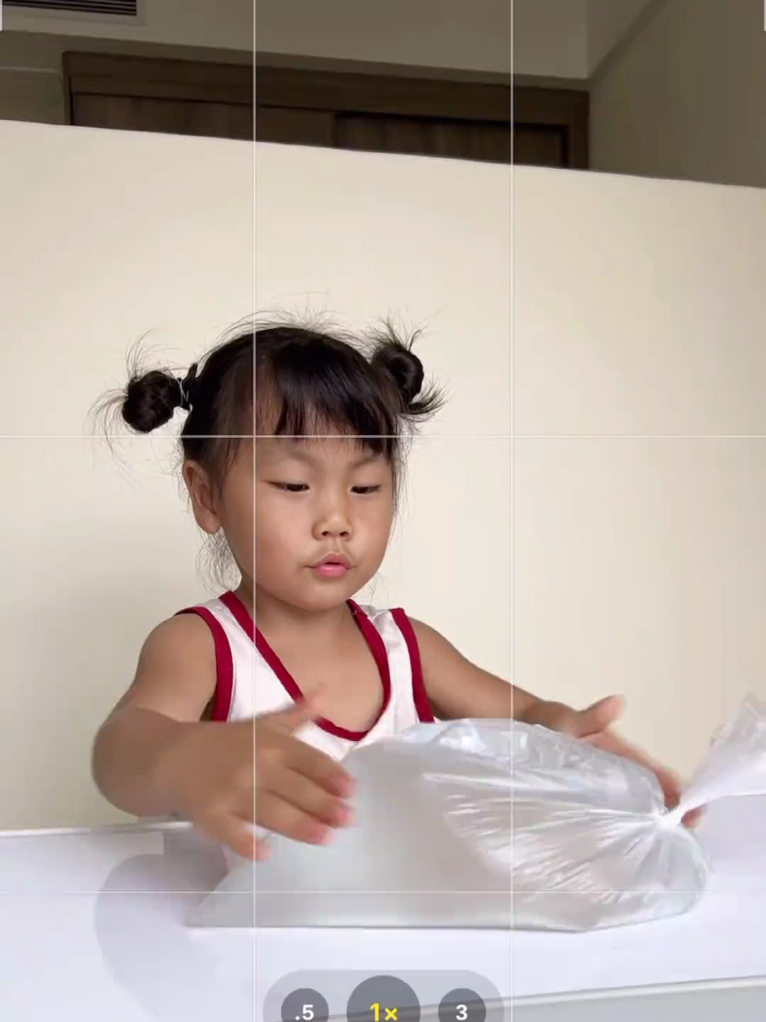 买菜的袋子不要扔,教你拍可爱金鱼萌娃照
