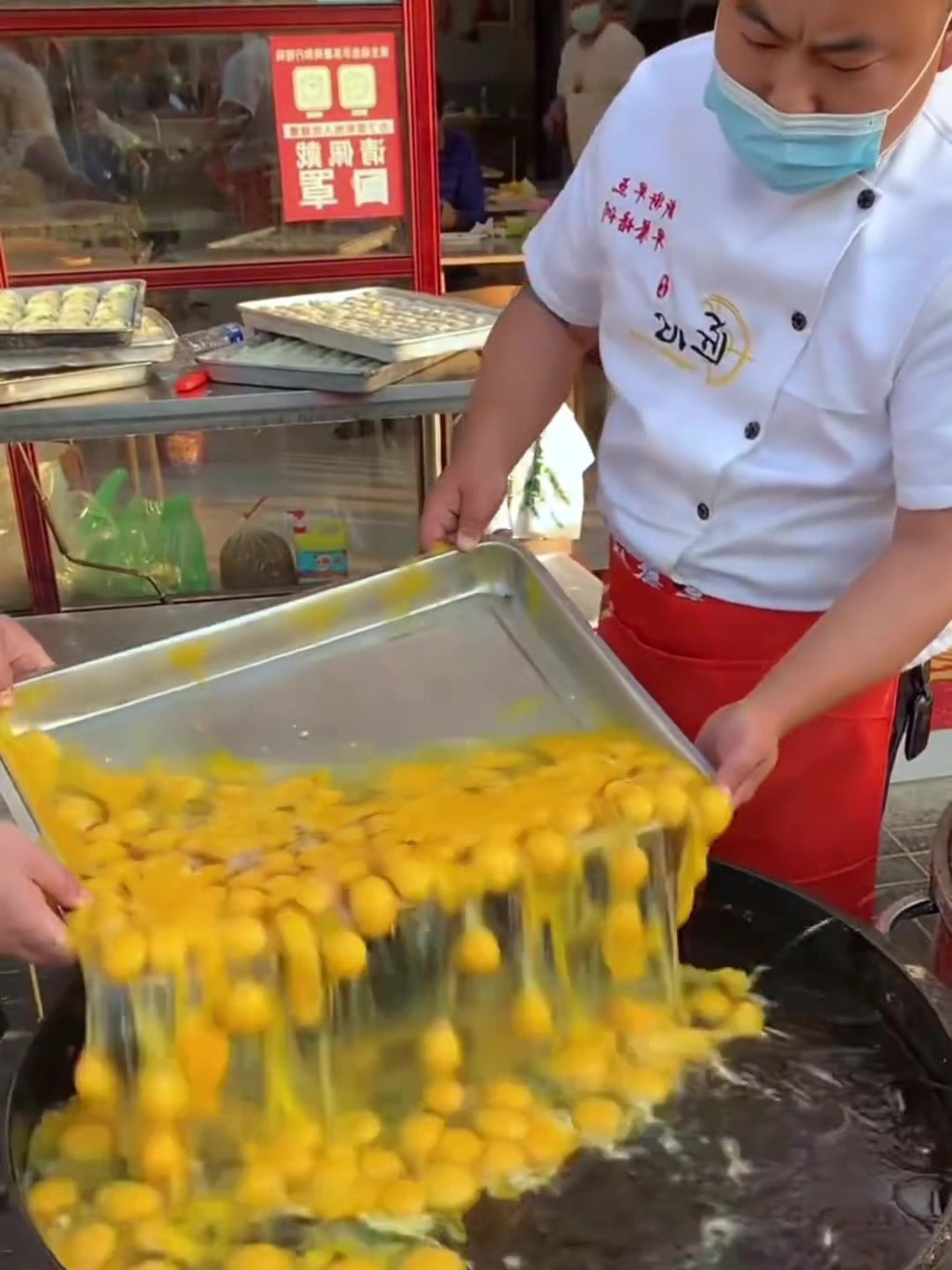 这个创意煎蛋器太牛了,煎鸡蛋不怕散,新手也能做