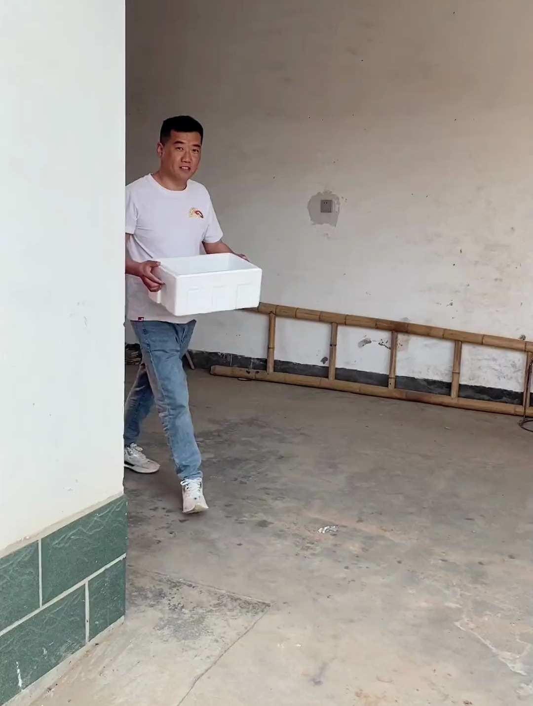 今回家看到鳝鱼挺好买几条做个干煸鳝鱼可是做出来都害怕 不敢吃