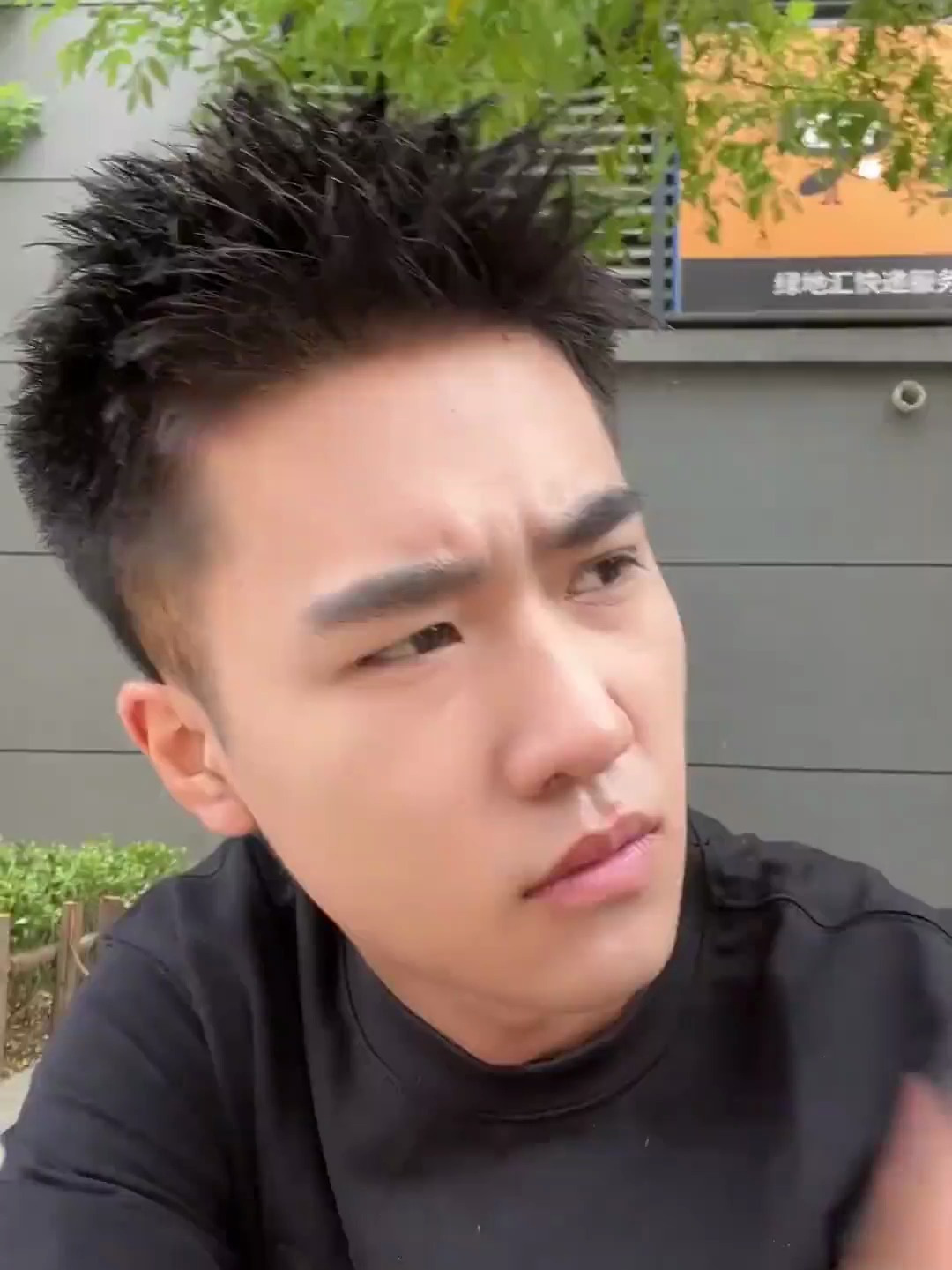 有时候说话的语气比说话的内容重要,改变语气可以避免很多吵架