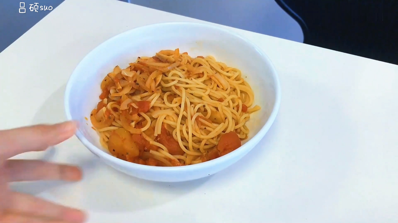 今日份的宅家美食:香煎龙利鱼,番茄意大利面,好吃!