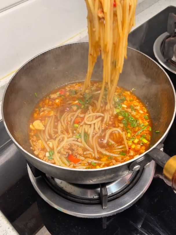 谁懂这一碗肉末汤米粉的快乐