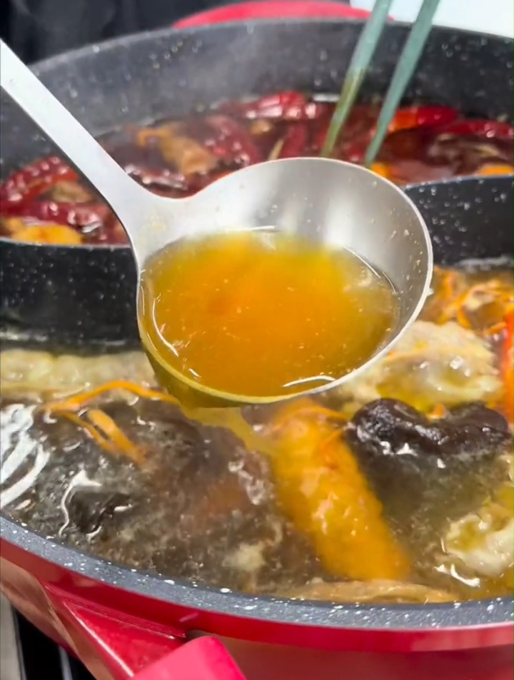 菌汤包也能当做火锅底料?清汤锅还可以喝汤哦!