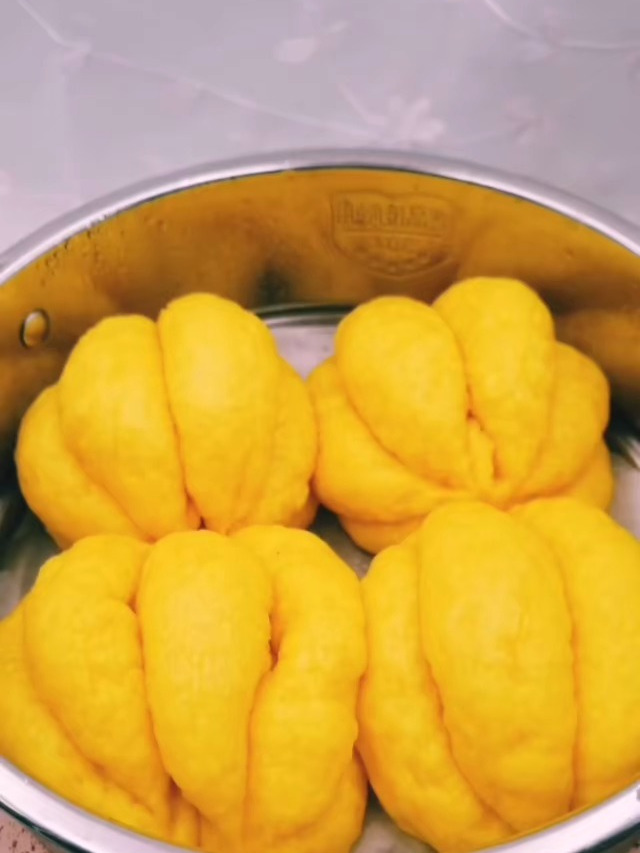 一根筷子的花卷做法,南瓜花卷原来是这样做的,以后不要再买了