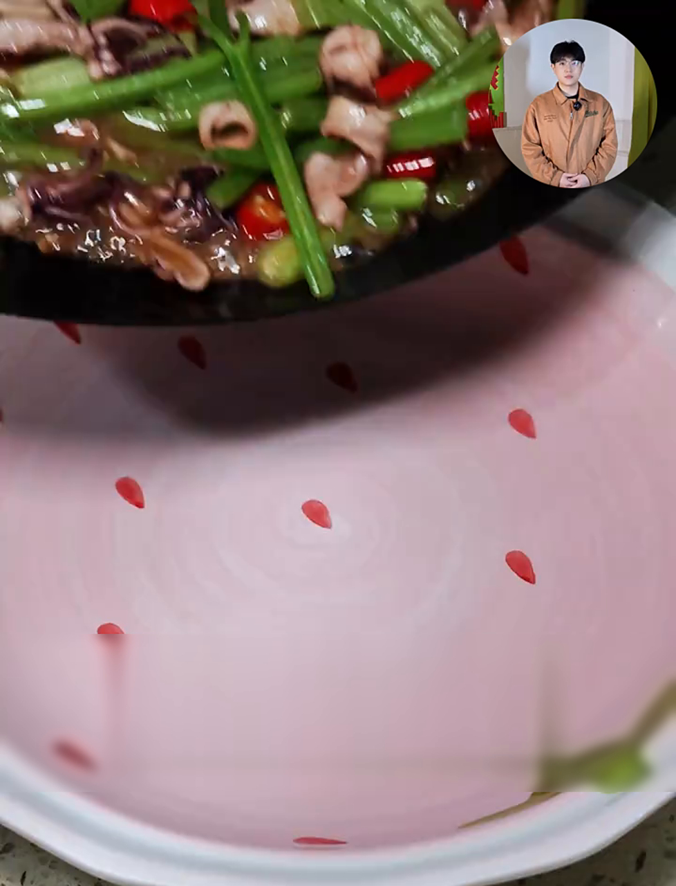 小糖友的午餐秘籍:芹菜炒鱿鱼,控糖又美味