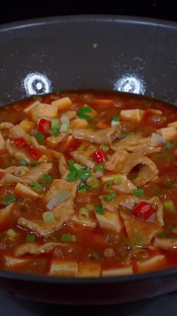 麻辣豆腐肉片做法,麻辣鲜香特别下饭!