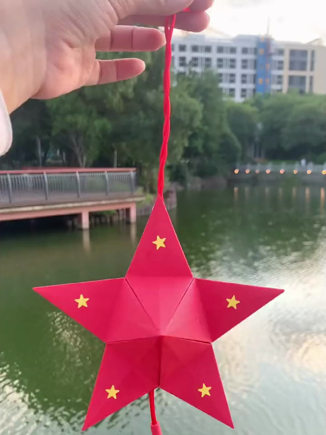 教你自制简单又好看的立体五角星挂件,国庆节快乐