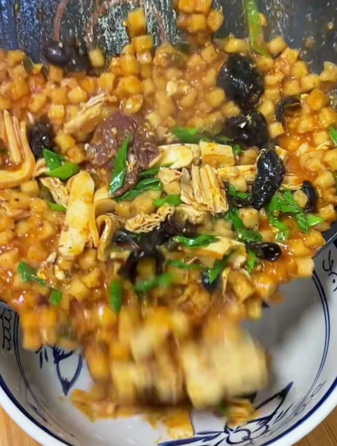 正宗西安牛羊肉泡馍,替你们尝过了 味道绝对美 和店里的是一个味