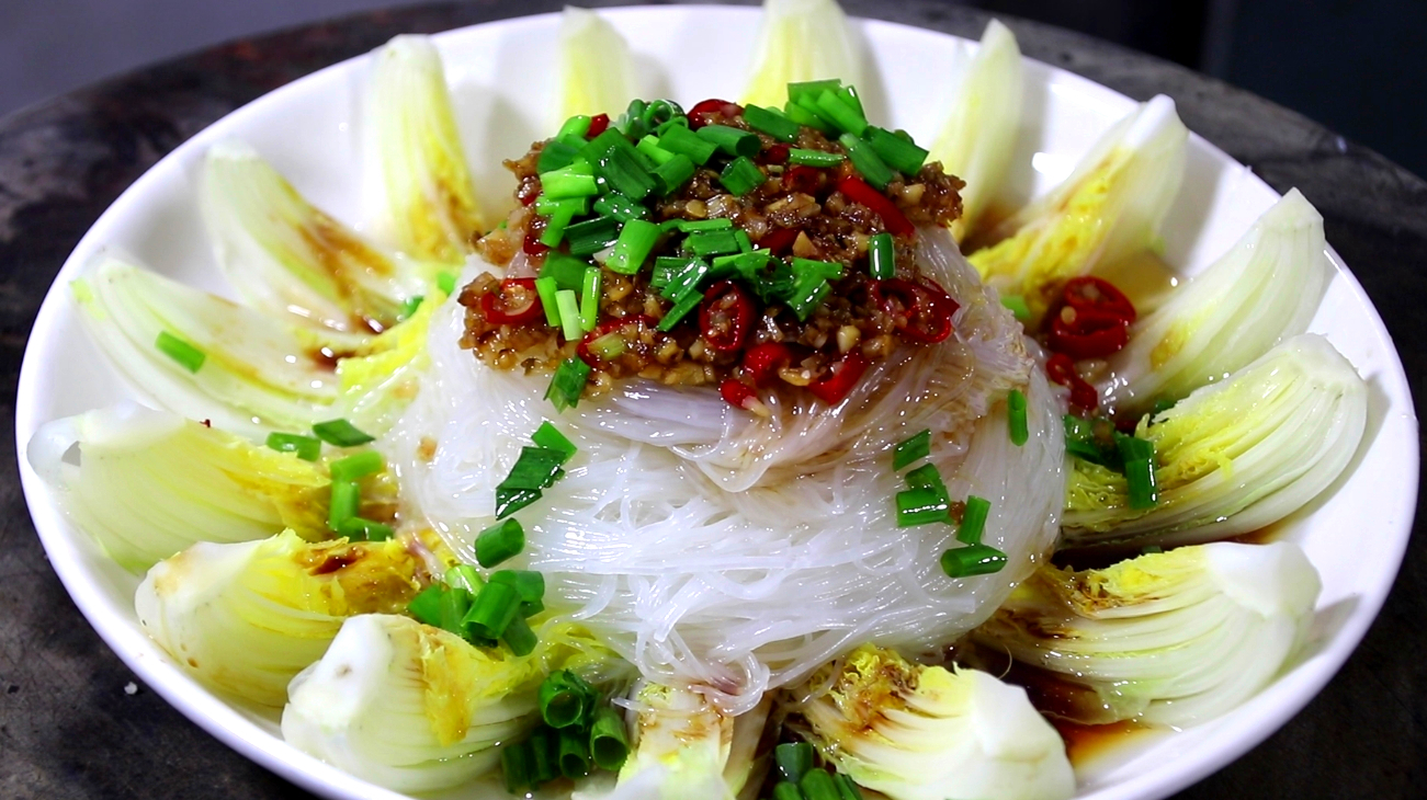 蒜蓉粉丝娃娃菜的家常做法,鲜香味美、蒜香扑鼻,吃着比肉还香