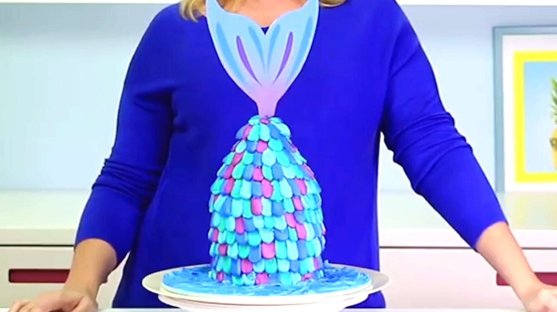 这么漂亮的美人鱼尾巴,原来是牛人做的创意蛋糕?太厉害了