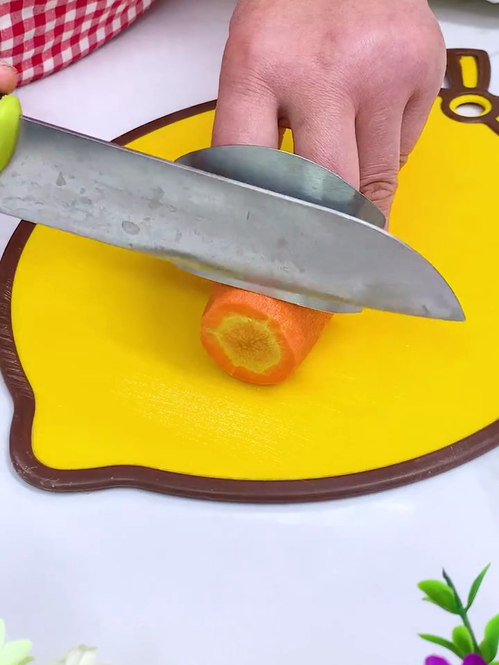 有了这个“切菜神器”,切菜做饭再也不怕切到手了,安全又方便