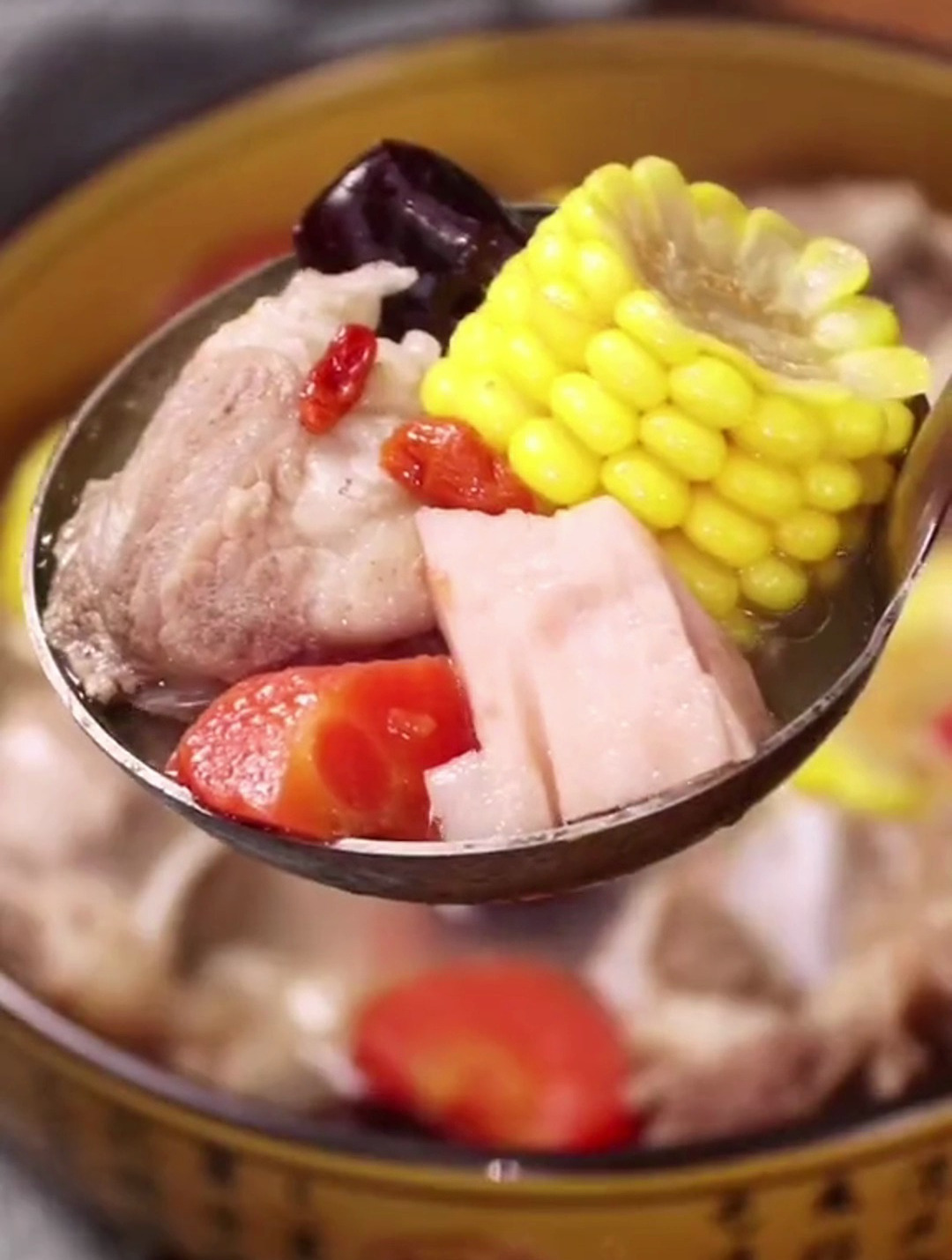 天气冷啦,饭前来碗筒骨汤,暖身暖胃又营养