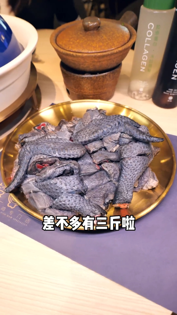黑蒜加乌鸡,鸡煲中的战斗机,黑是黑了点,但真香