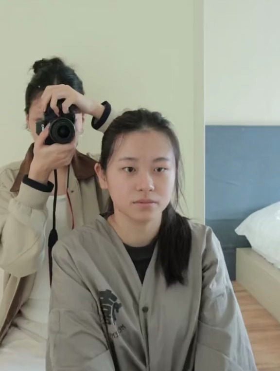 挑战火爆外网的ins妆容&美高清纯早八点妆