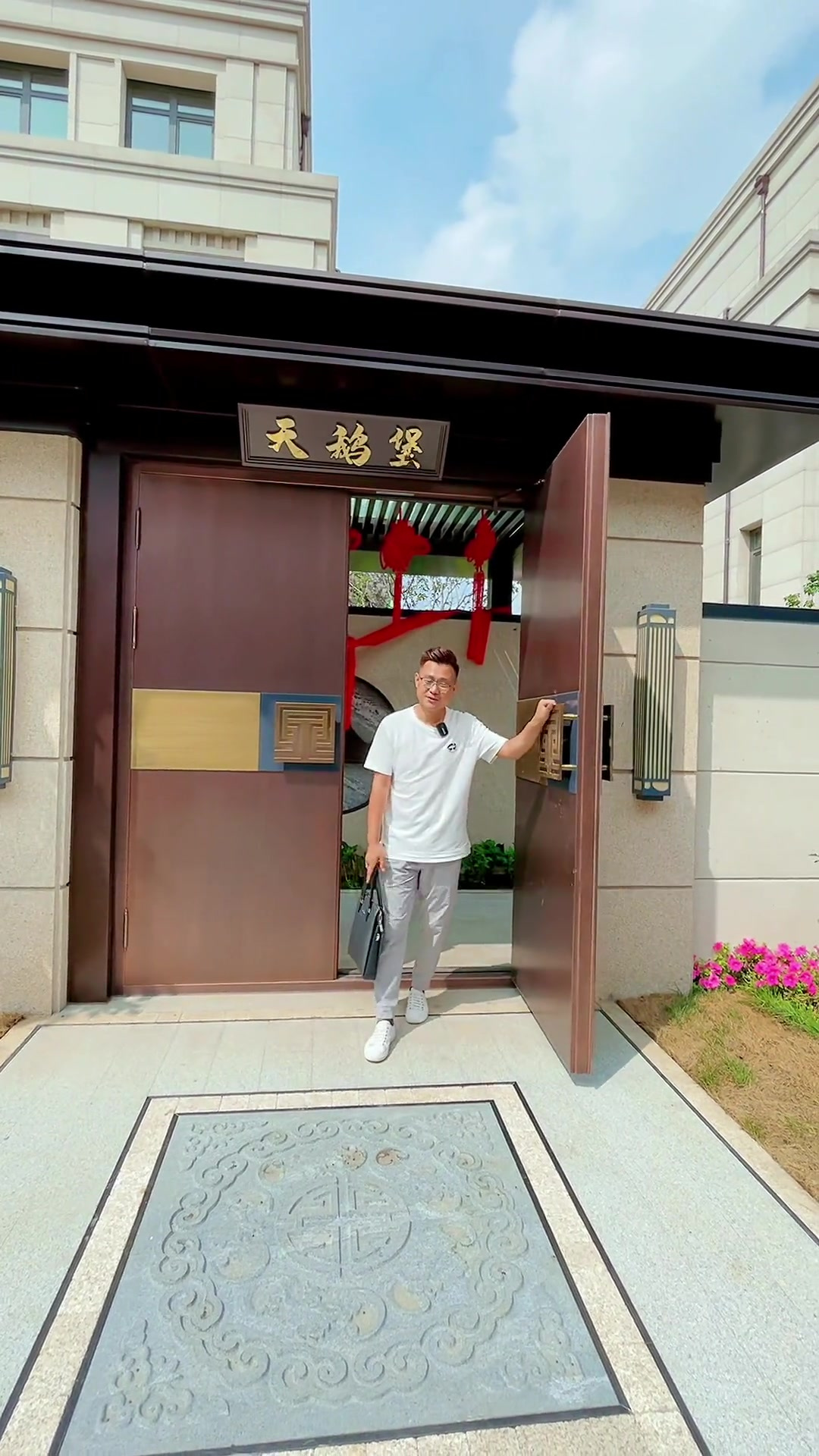 这个湖边别墅你喜欢吗