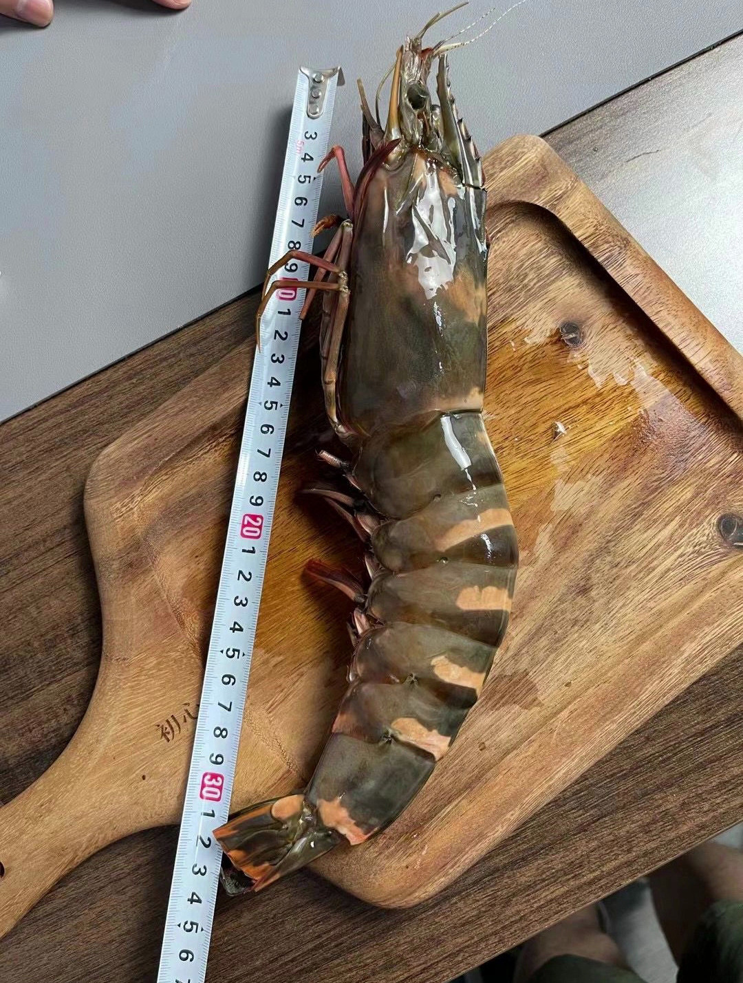 一个大虾10块钱,你一餐能吃多少钱