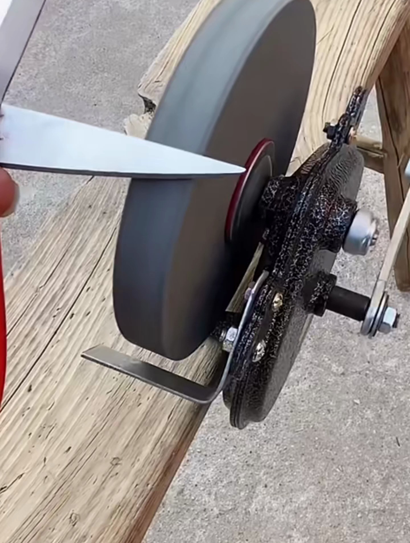 家庭小型手摇砂轮机,磨剪子磨菜刀方便好用