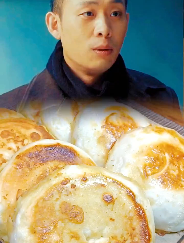 你别说馒头片夹着臭豆腐真是别具一格呀