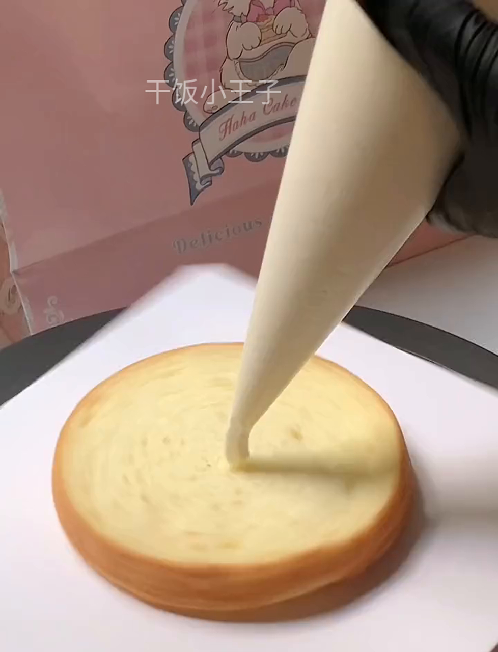 新手必试!可爱熊熊造型西瓜蛋糕,夏日清凉来袭!