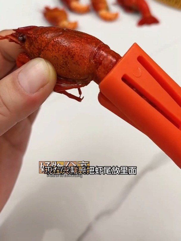 义乌鬼才研发“去虾壳神器”火了,轻松搞定,我天,太方便了