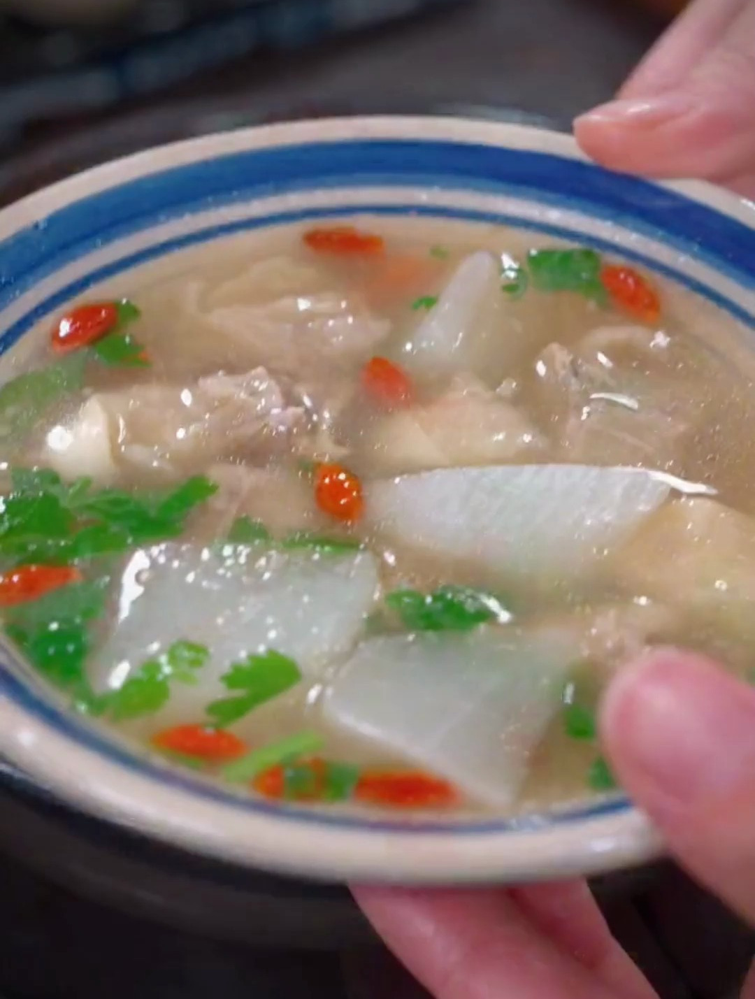 萝卜牛肉汤,汤鲜味美,牛肉软烂入味不腥不柴