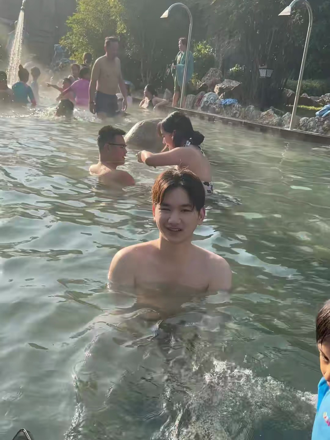 嘉鱼山湖温泉,冬天就应该去泡温泉~