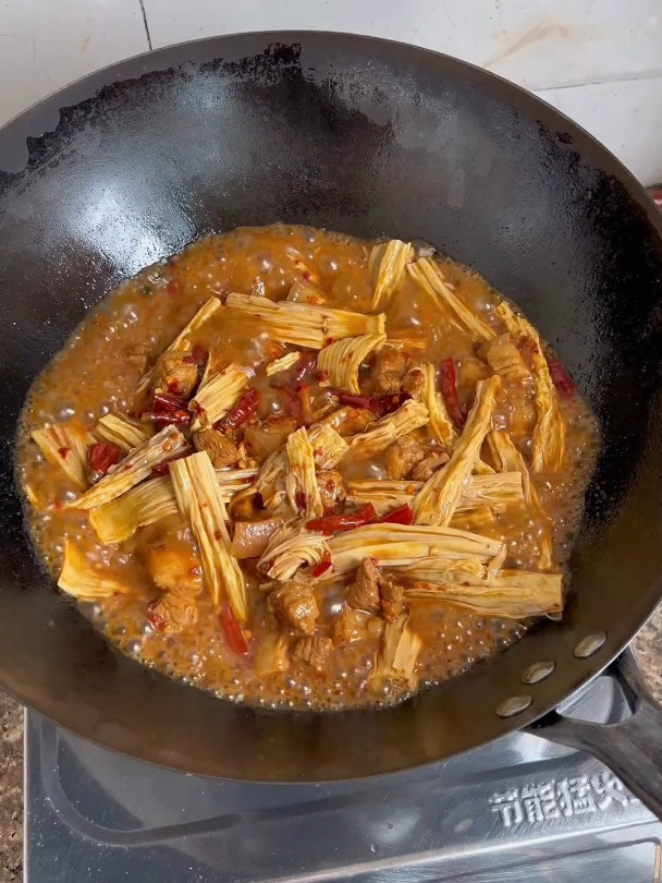 腐竹焖五花肉,你就像我这样做