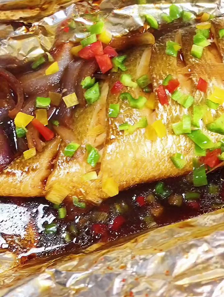 炭烤大黄鱼,味道特别好,老少皆宜