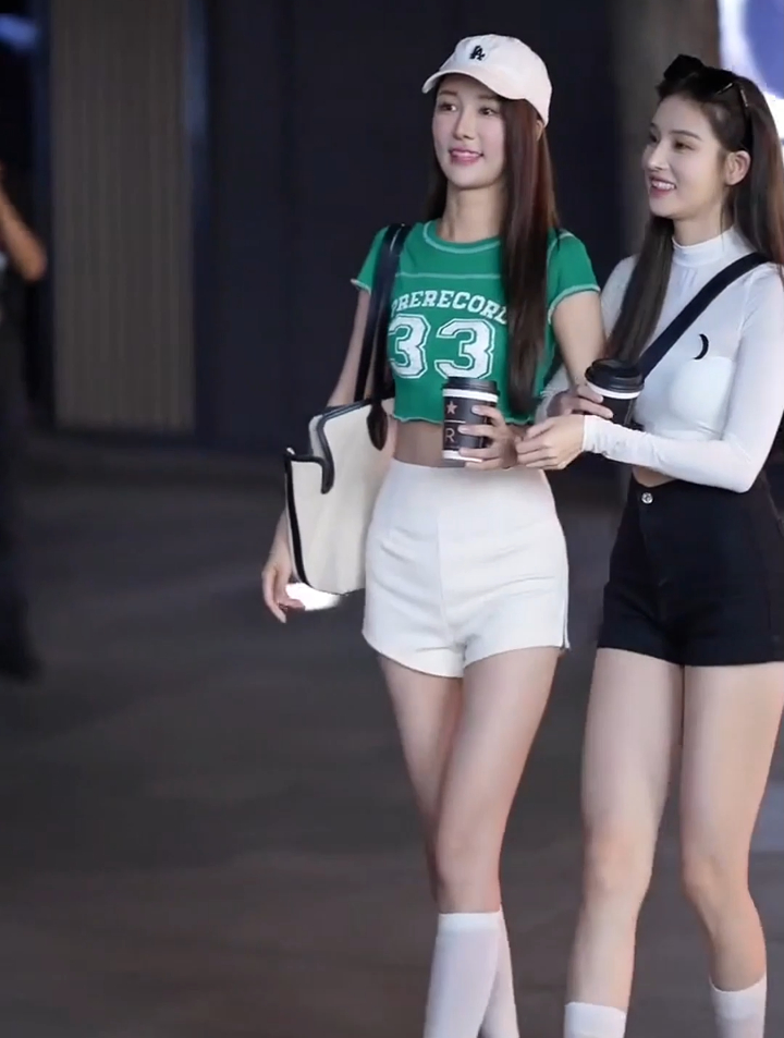 女生还是肚子上有点肉肉更可爱
