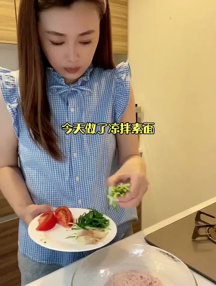 人一动就浑身冒汗、做点凉快的吃的