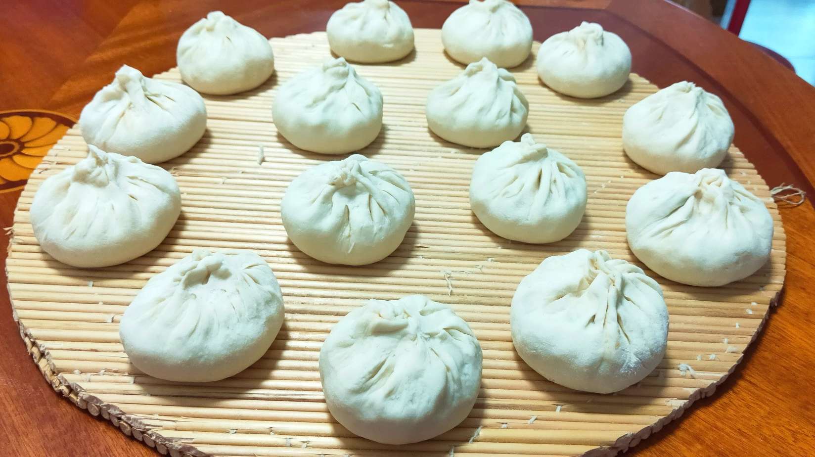 蒸1锅老面大包子,蓬松柔软鲜香不腻,老公一口气吃5个,满嘴流油