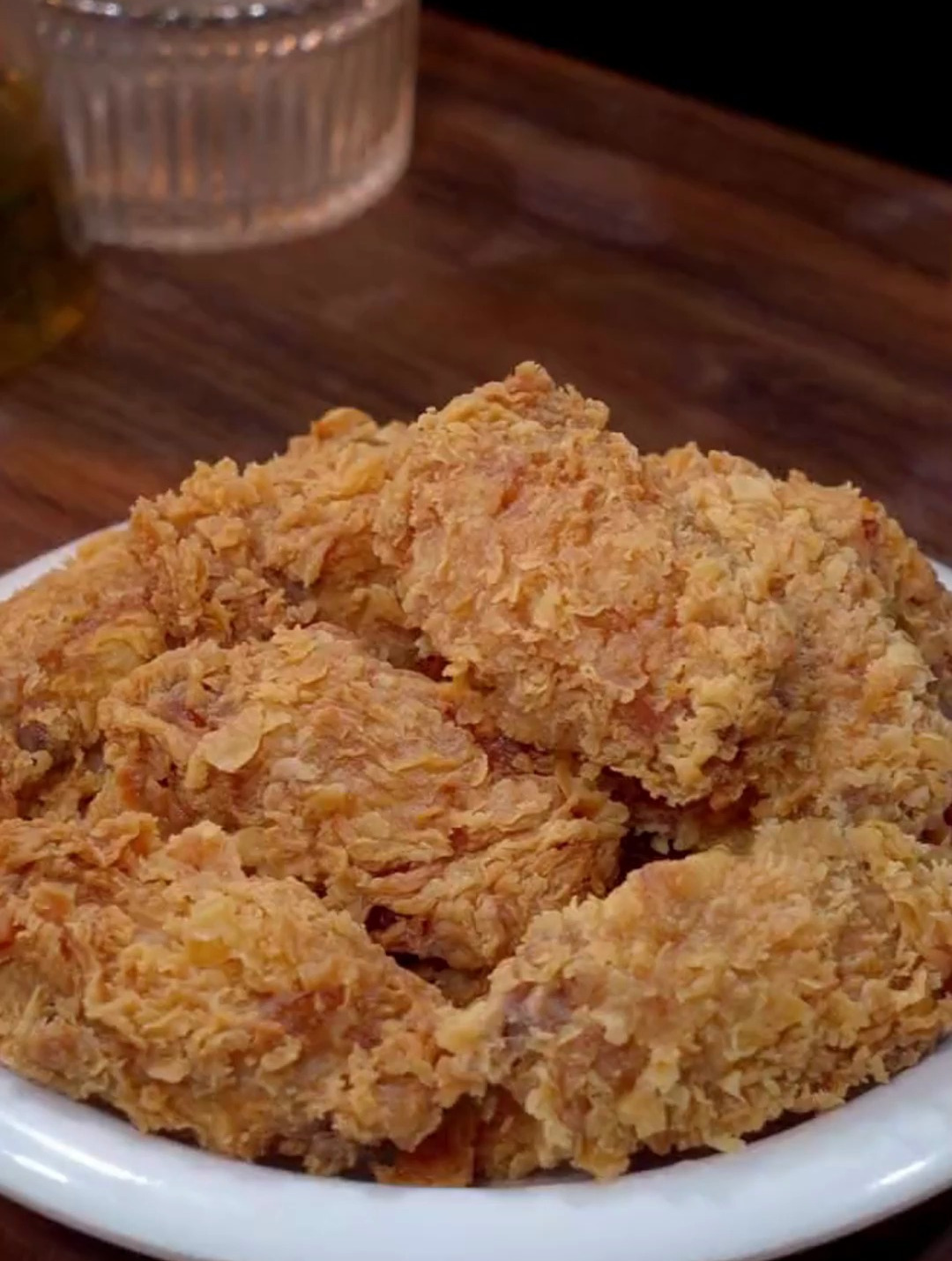 你敢相信吗,把鸡翅放进可乐里泡一泡,这样做的炸鸡翅皮脆肉嫩!