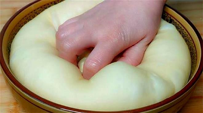 一碗面粉,两个鸡蛋,不蒸不烤不油炸,奶香浓郁,比面包都好吃