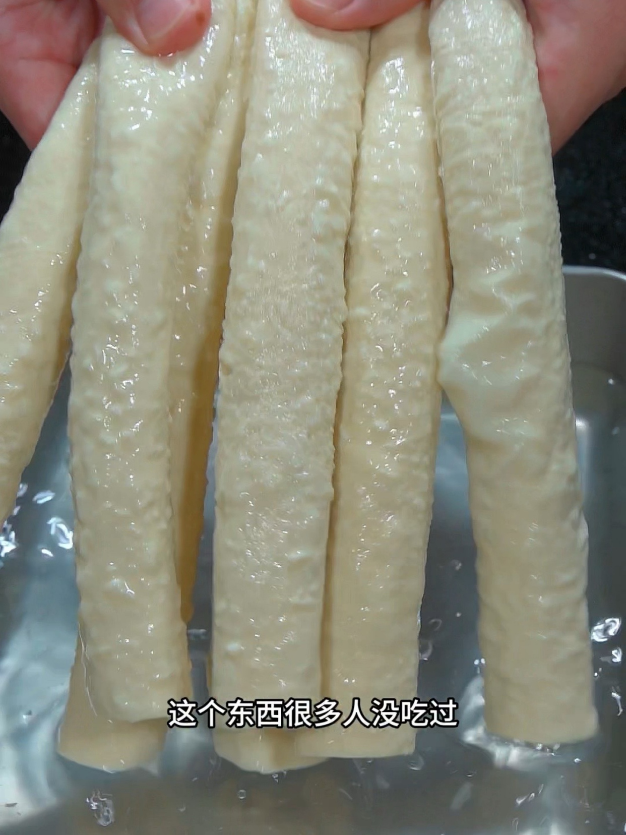 这个比香干好吃比腐竹更劲道,在家烧肉爆炒涮火锅都非常好吃