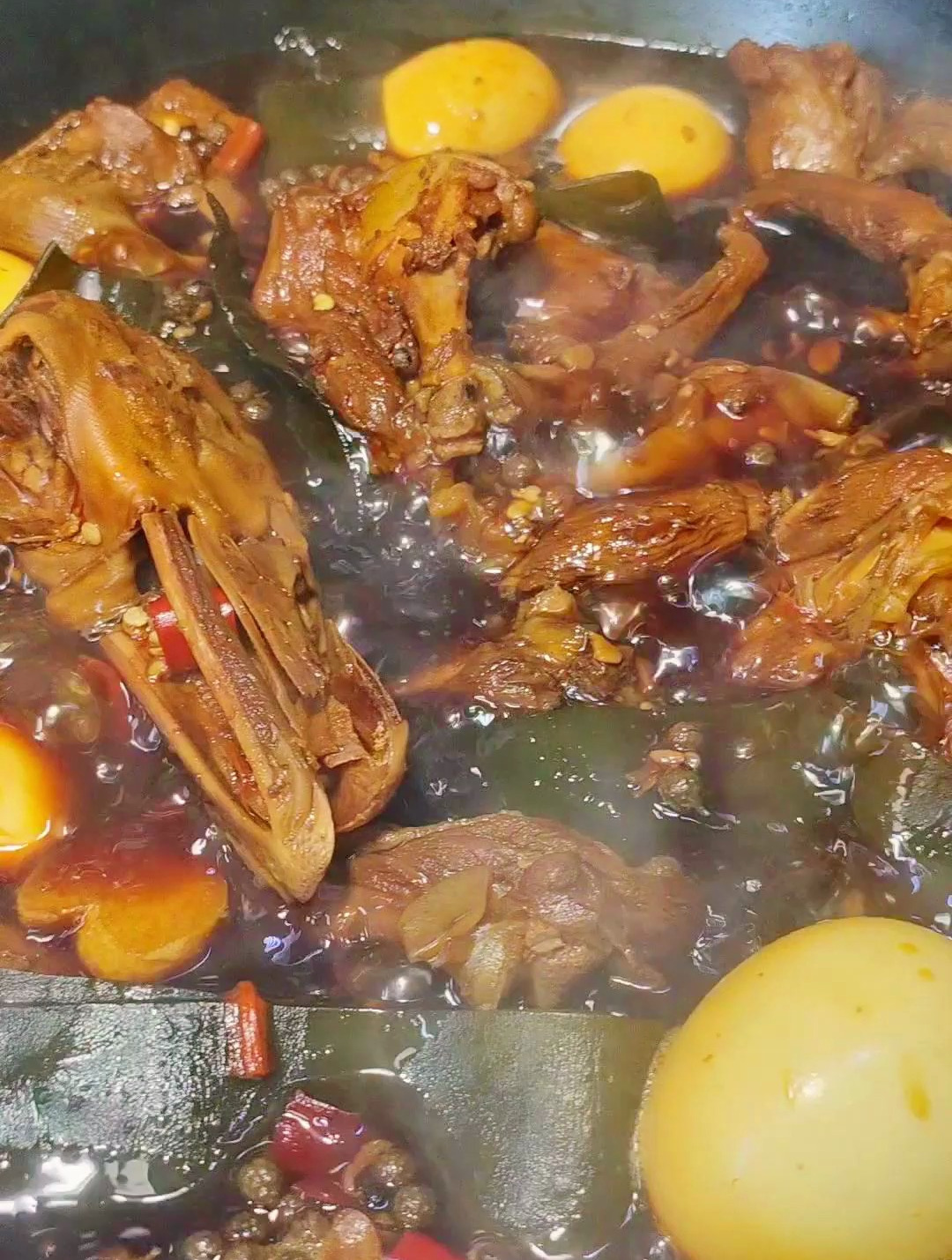 家庭版周黑鸭做法,好吃到连骨头都是香的,又麻又辣,太好吃了