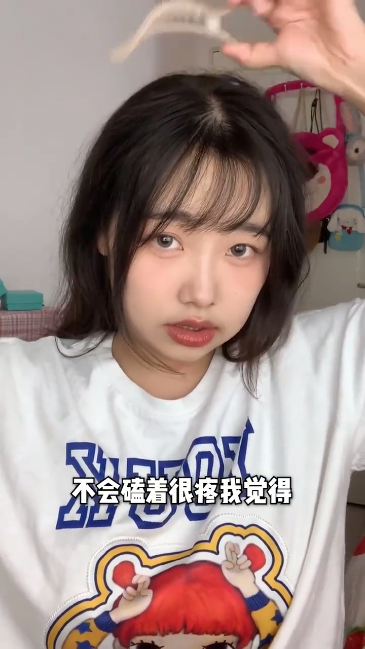 发饰新用法 鸭嘴夹的4种发型简单又好看!