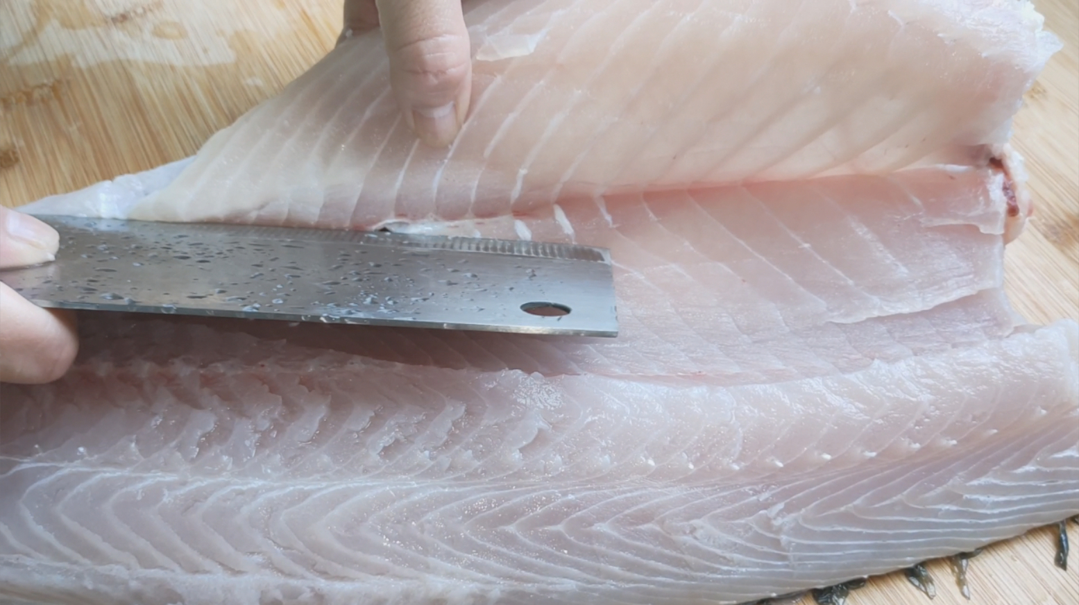 纯手工鱼丸做法,不剁馅不绞肉,简单易学口感嫩又弹,越吃越过瘾