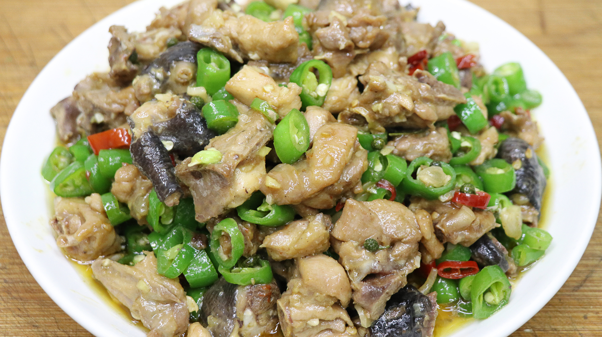 炒鸡不要直接下锅炒,多上这一步,鸡肉鲜嫩不老,麻辣鲜香很过瘾